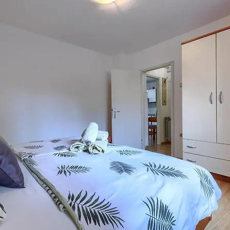 Zrinka-2 Poreč