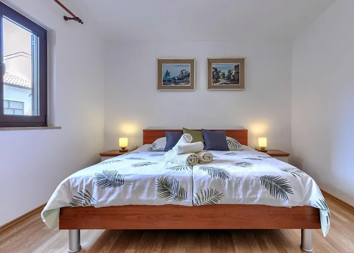 Zrinka-2 By Interhome Appartement