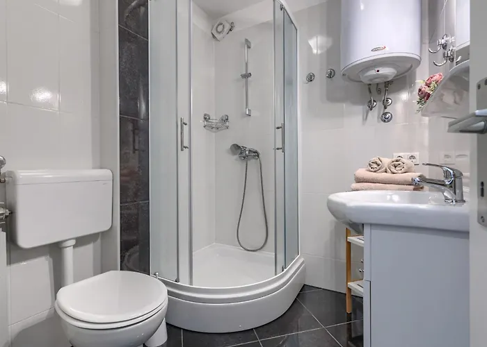 Zrinka-2 By Interhome Appartement *