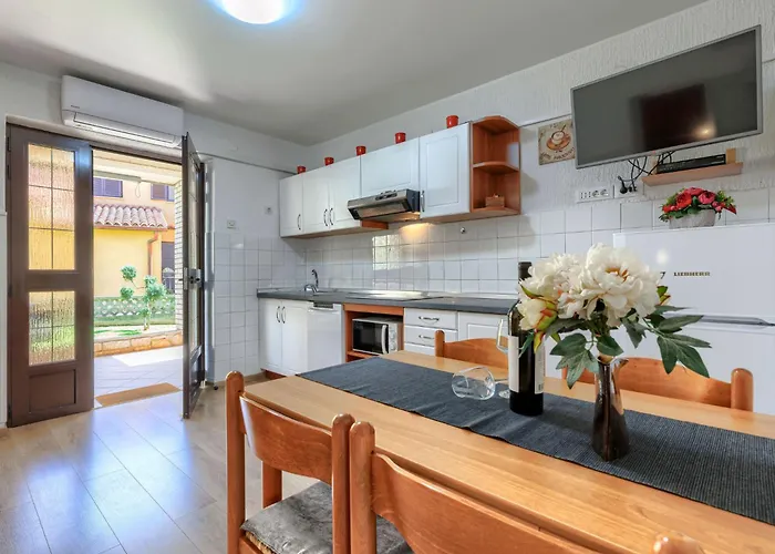 Appartement Zrinka-2 By Interhome