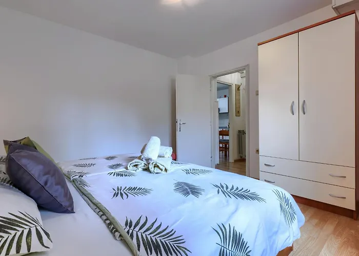 Zrinka-2 By Interhome Poreč